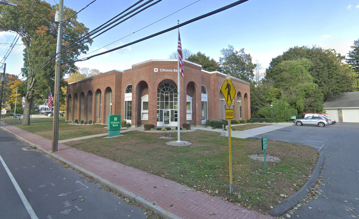 Deep River, CT 141 Main Street / Middlesex Tpk. New England Retail