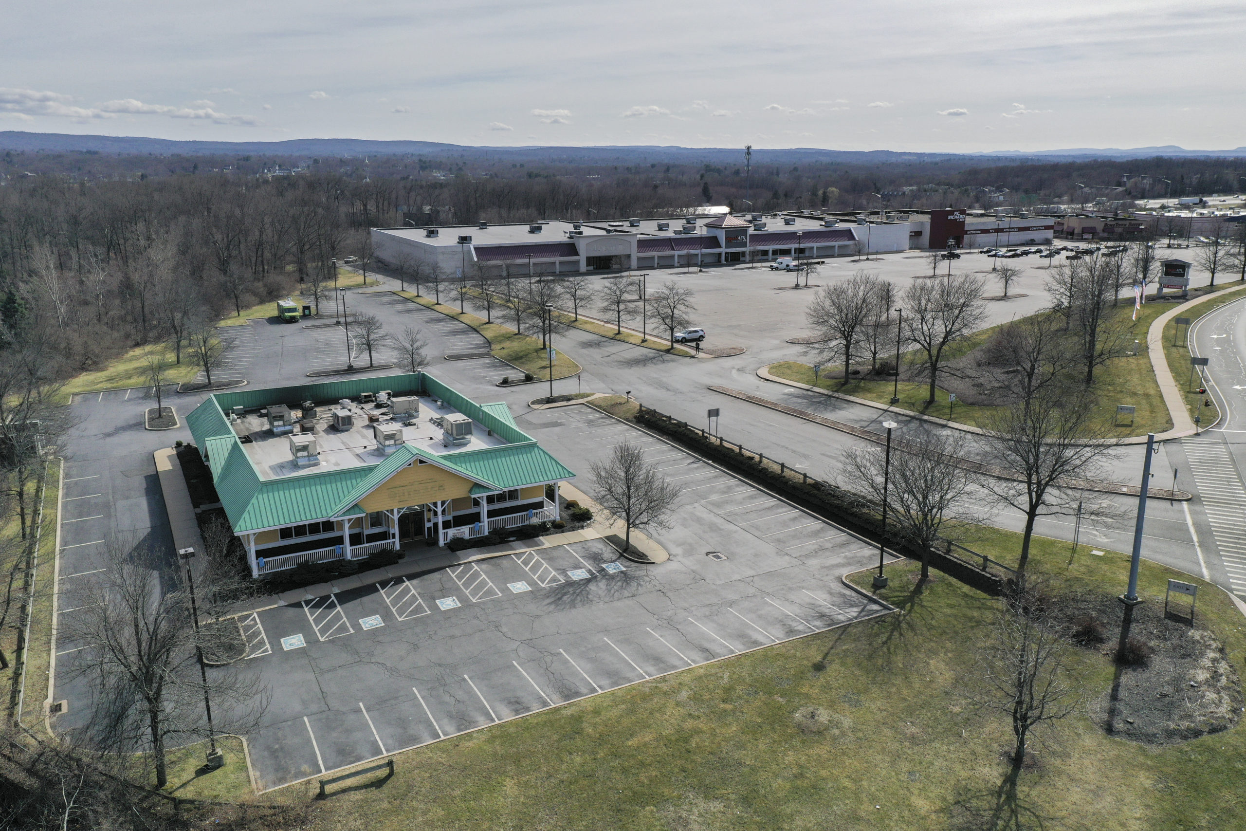 Manchester, CT 170 Hale Road New England Retail Properties